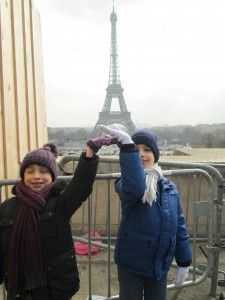 miguel y vicente - torre eiffel